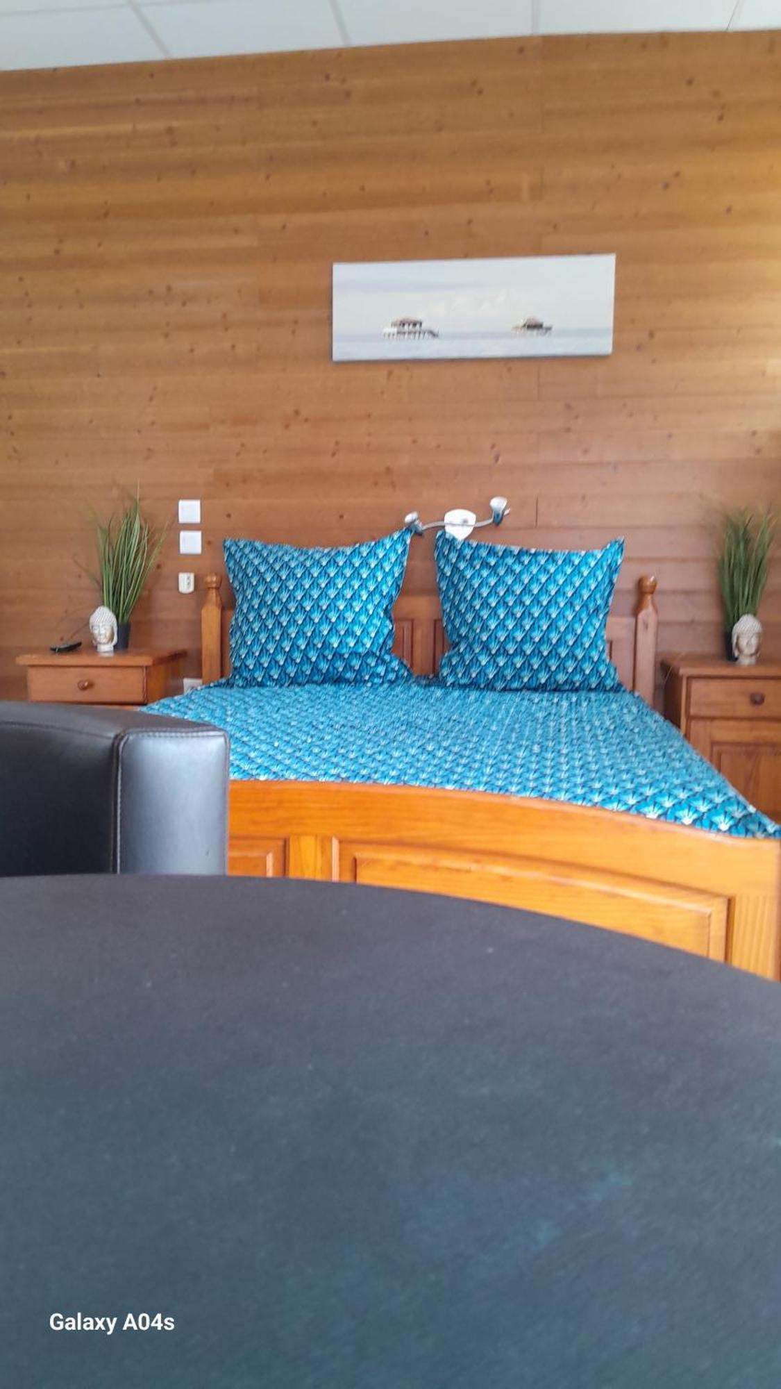 Le Domaine Bed and Breakfast Moustey Exteriör bild
